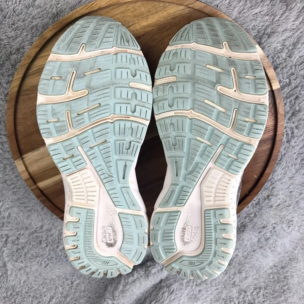 Brooks Adrenaline GTS 21 Womens 9B Gray Road Running Trail Gym Sneakers Shoes‎